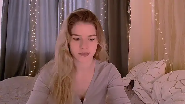 Alisa Swan  online show from May 5, 2026, 7:05 am