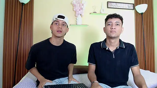 TwoHotTrouble  online show from March 31, 2026, 9:26 pm