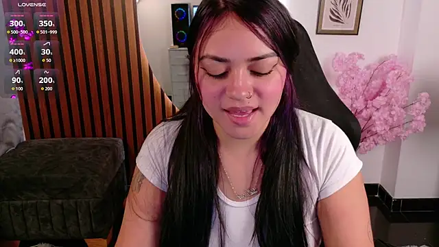 Alison-07 online show from April 3, 2026, 2:20 am