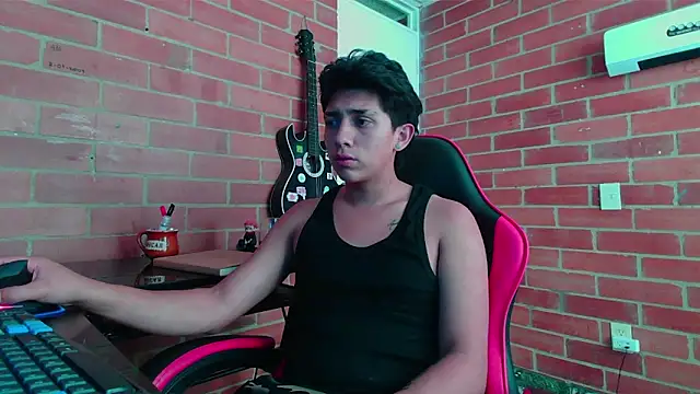 ethann2  online show from May 27, 2026, 4:37 pm