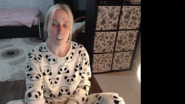 Snapshot of Sweet_hot_shrmp chatting on May 19, 2026, 5:30 pm Sweet hot shrmp online show from May 19, 2026, 5:30 pm