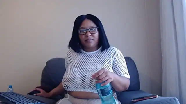 xxZoeyx online show from January 18, 2026, 4:16 am