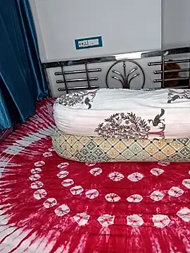 CamGirl Neha online show from May 27, 2026, 7:33 pm
