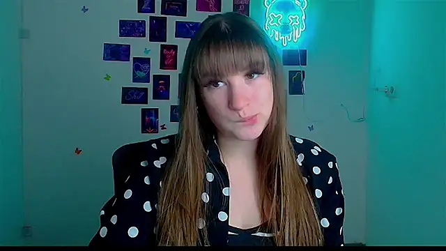 Snapshot of Tiffani_Angel chatting on April 22, 2026, 5:32 am Tiffani Angel online show from April 22, 2026, 5:32 am