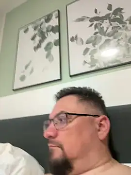 19cmSlave online show from June 12, 2026, 7:24 pm