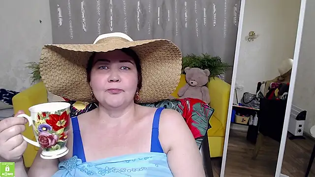 QUEEN02030 online show from May 29, 2026, 12:14 pm