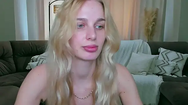 blonde  flirt online show from April 8, 2026, 6:02 am