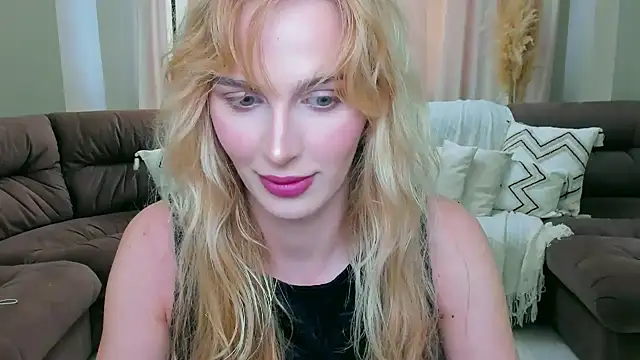 blonde  flirt online show from April 15, 2026, 1:07 pm