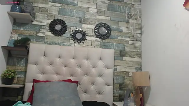 Snapshot of Skylernaomi chatting on June 9, 2026, 3:34 pm Skylernaomi online show from June 9, 2026, 3:34 pm
