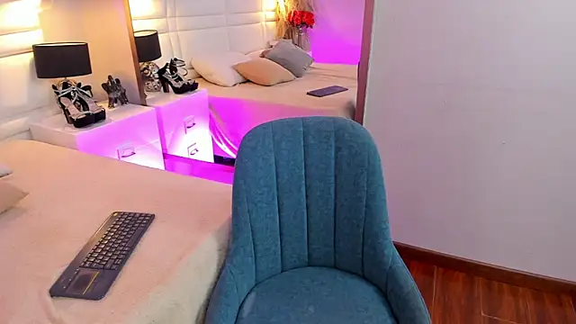 Lia  Harper online show from April 15, 2026, 3:24 am