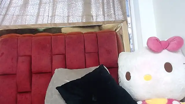 Snapshot of mia_rousse_vc chatting on May 11, 2026, 4:04 pm mia rousse vc online show from May 11, 2026, 4:04 pm