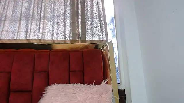 Snapshot of mia_rousse_vc chatting on June 7, 2026, 12:53 pm mia rousse vc online show from June 7, 2026, 12:53 pm