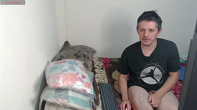 Snapshot of Adan_y_eva_bk chatting on April 7, 2026, 11:15 pm Adan y eva bk online show from April 7, 2026, 11:15 pm