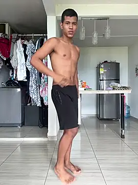 noahdark  online show from May 25, 2026, 8:04 pm