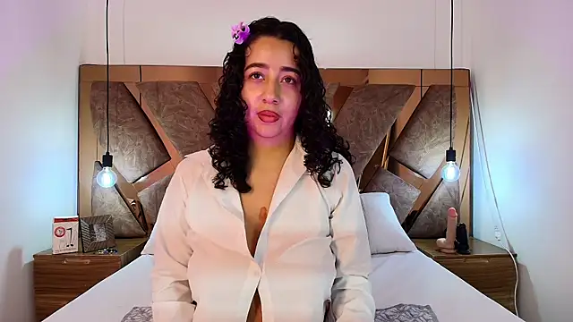 bella swwan  online show from May 6, 2026, 4:12 pm
