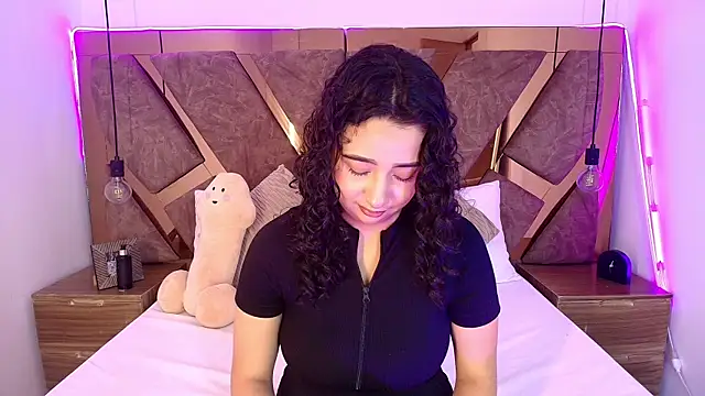 Snapshot of bella_swwan_ chatting on June 21, 2026, 6:32 pm bella swwan online show from June 21, 2026, 6:32 pm
