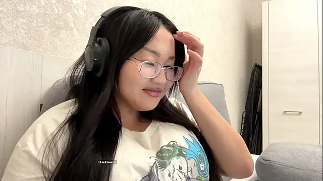 Snapshot of Feylinmay chatting on April 7, 2026, 10:20 pm Feylinmay online show from April 7, 2026, 10:20 pm