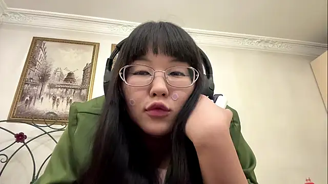 Snapshot of Feylinmay chatting on April 30, 2026, 10:47 pm Feylinmay online show from April 30, 2026, 10:47 pm
