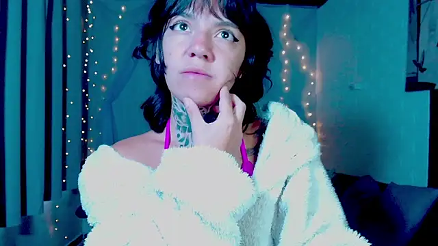 LannieGonzales online show from April 7, 2026, 12:05 pm