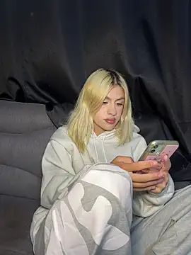 Lia fire online show from May 28, 2026, 2:31 am