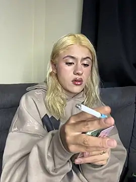 Lia fire online show from May 30, 2026, 3:03 am
