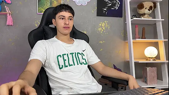 Snapshot of noah_magno_ chatting on April 9, 2026, 10:20 am noah magno online show from April 9, 2026, 10:20 am