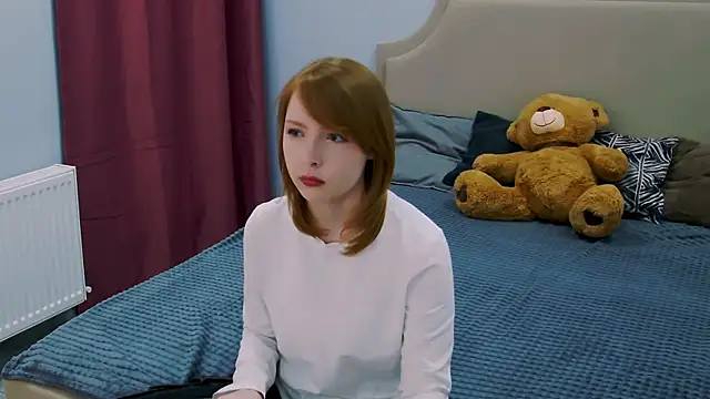Snapshot of CherryCrushLove chatting on April 9, 2026, 6:02 am CherryCrushLove online show from April 9, 2026, 6:02 am