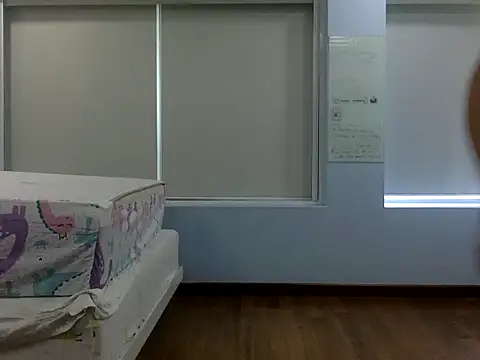 lefleur1986 online show from April 23, 2026, 3:30 am