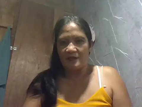 Snapshot of PinayZaira chatting on July 6, 2026, 11:40 am PinayZaira online show from July 6, 2026, 11:40 am