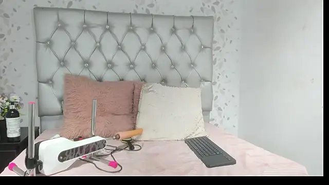 brenda sofia69 online show from July 28, 2026, 7:39 pm