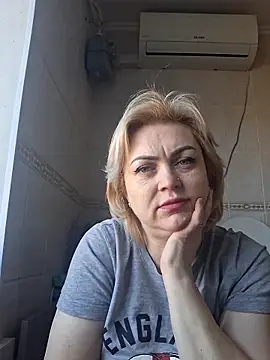 SylvieGold453 online show from May 4, 2026, 10:22 am