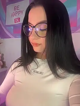 Snapshot of L0LA_XO chatting on April 5, 2026, 5:32 pm L0LA XO online show from April 5, 2026, 5:32 pm