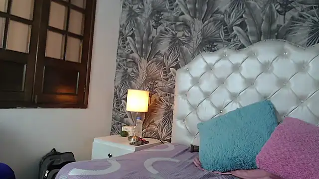 ViviJones online show from May 26, 2026, 7:43 pm
