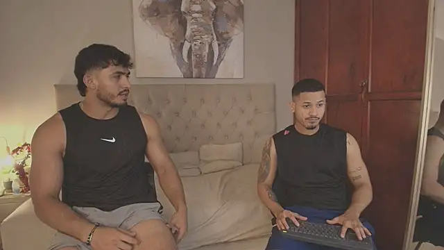 Maxi and Ares online show from July 10, 2026, 7:27 pm