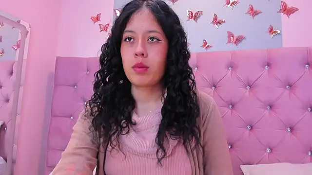 Snapshot of Kaira_luxury chatting on May 17, 2026, 2:53 am Kaira luxury online show from May 17, 2026, 2:53 am