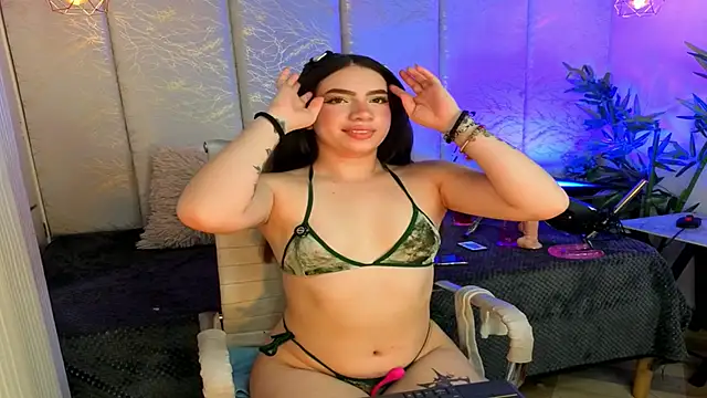DivaNoirr online show from May 27, 2026, 8:17 pm