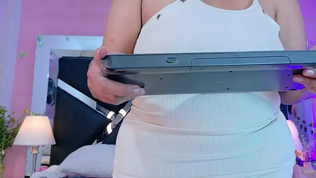 Veronica Nasty  online show from May 21, 2026, 7:21 pm