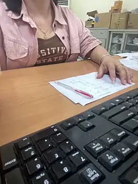 Snapshot of -LyLy24 chatting on April 2, 2026, 3:48 am -LyLy24 online show from April 2, 2026, 3:48 am