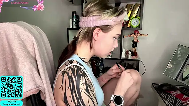 MadalynNosel online show from June 7, 2026, 7:01 am