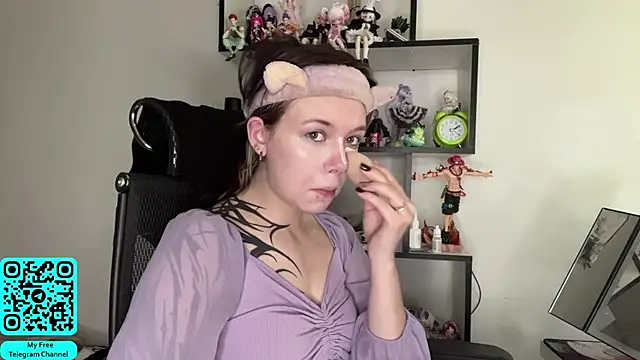 MadalynNosel online show from July 10, 2026, 7:01 am