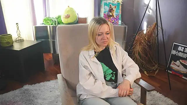 OliviaCaffery online show from April 2, 2026, 4:43 am