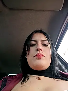 Lesli 26 online show from April 15, 2026, 8:42 pm