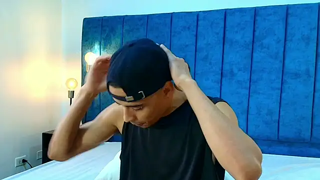 Pablo Cruzz online show from April 7, 2026, 7:36 pm