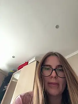 Lindasix online show from April 3, 2026, 10:13 am