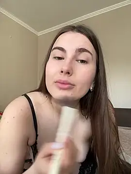 Lindasix online show from May 28, 2026, 7:05 am