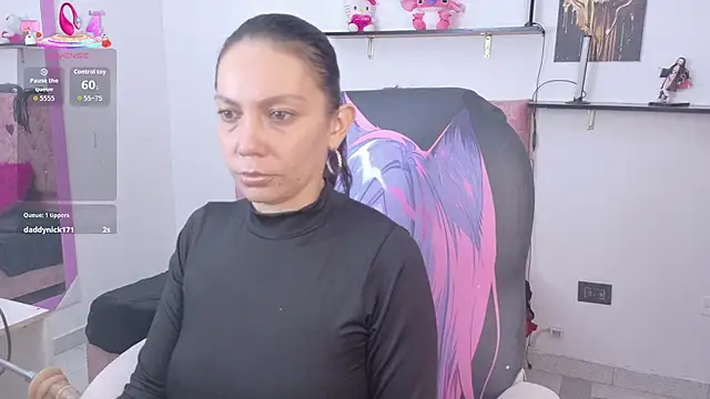 Snapshot of karlaaHott chatting on June 8, 2026, 7:36 pm karlaaHott online show from June 8, 2026, 7:36 pm