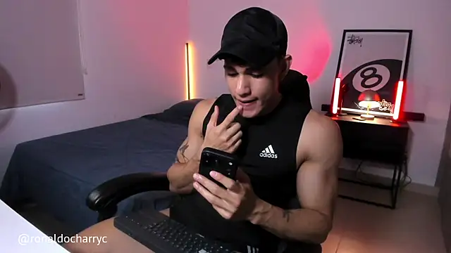 Snapshot of Massimo_Rinaldi chatting on July 3, 2026, 5:52 pm Massimo Rinaldi online show from July 3, 2026, 5:52 pm