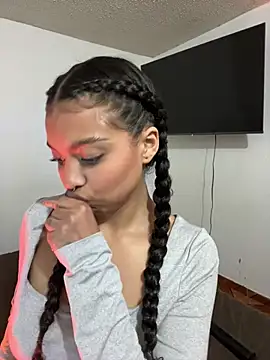 MIAHREINS online show from April 26, 2026, 4:54 am