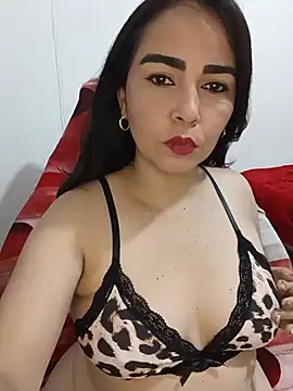 Snapshot of Emily_Divi69 chatting on July 3, 2026, 1:45 am Emily Divi69 online show from July 3, 2026, 1:45 am
