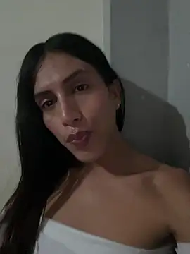 luna duque online show from June 13, 2026, 7:23 pm